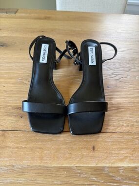 Steve Madden Black Minimalist Square-Toe Heels